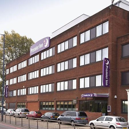 Premier Inn London Hanger Lane Buitenkant foto